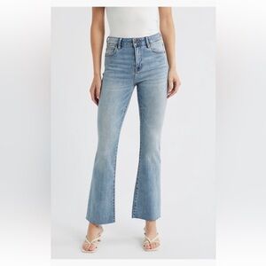 Like New 'Hidden Jeans' Raw Hem Crop Bootcut Jeans in Light Denim Distressed 24
